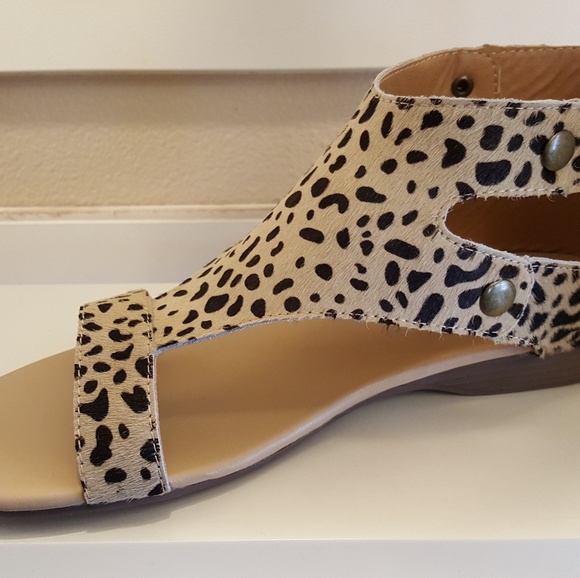Animal print sandal - Picture 2 of 4